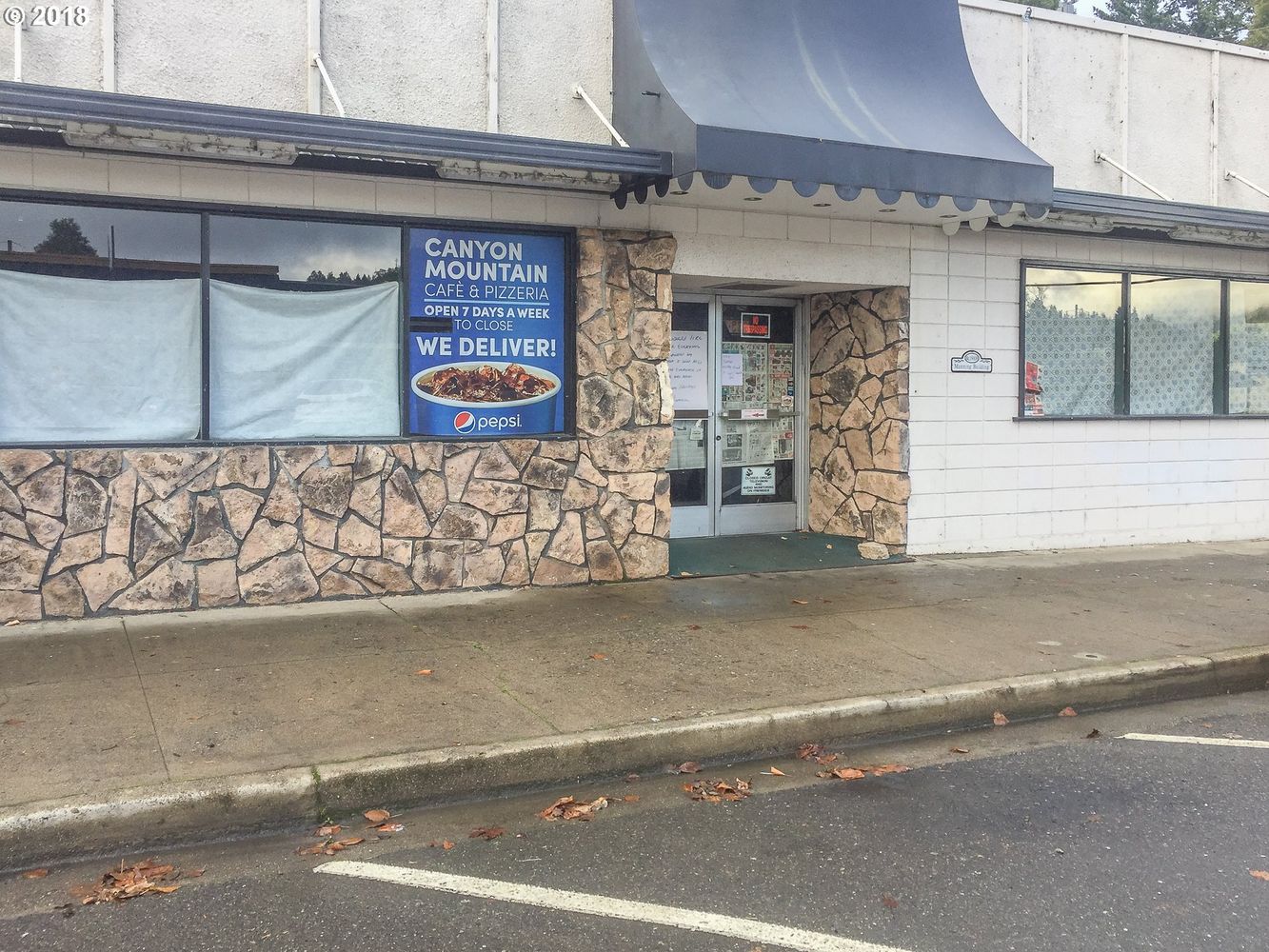 412 S Main St, Canyonville, OR 97417